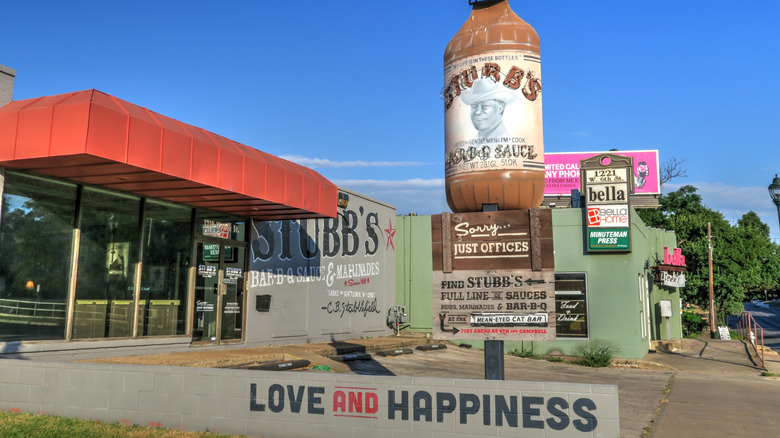 Stubb's BBQ office building