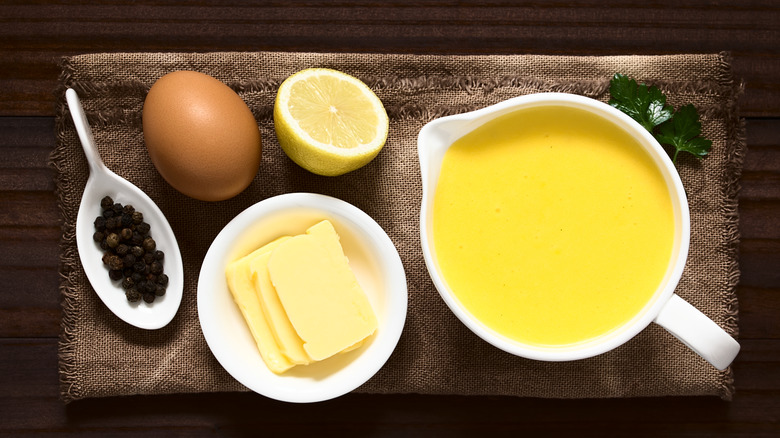 sauce egg lemon and butter 
