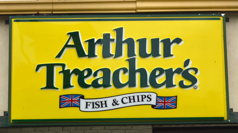 Arthur Treacher's store sign