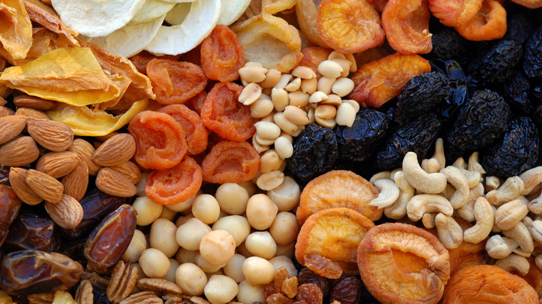 dried fruits and nuts 