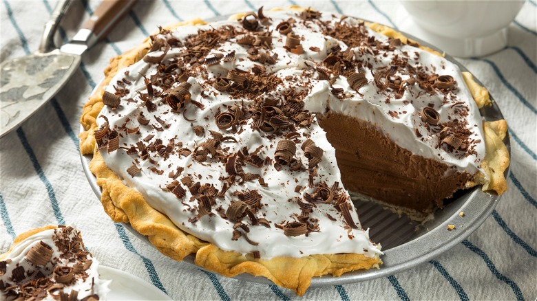 Chocolate pie with chocolate shavings 