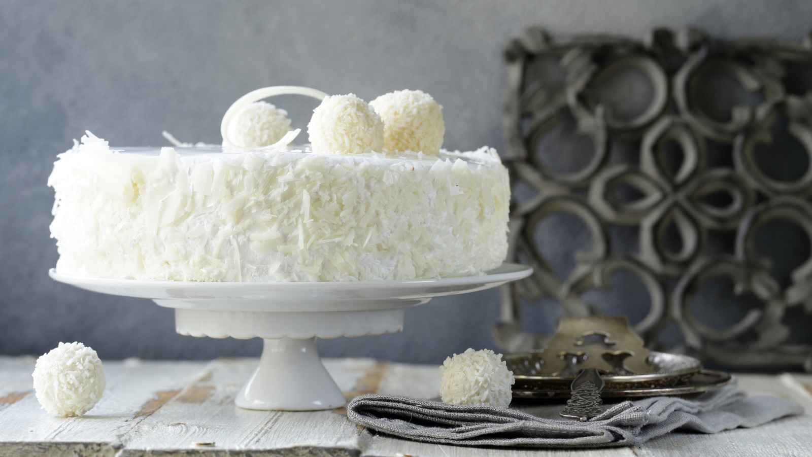 Best Coconut Layer Cake﻿ - How to Make Coconut Layer Cake