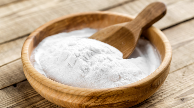 wooden bowl of baking soda 