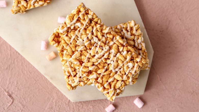 Rice krispie treats with marshmallows