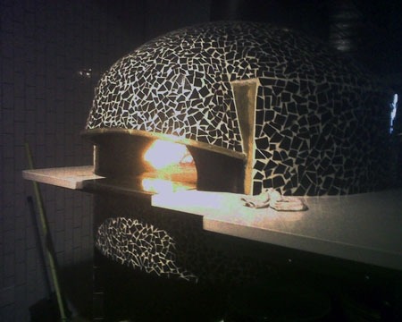 A new Brooklyn Neapolitan pizzera opens a branch on the Bowery