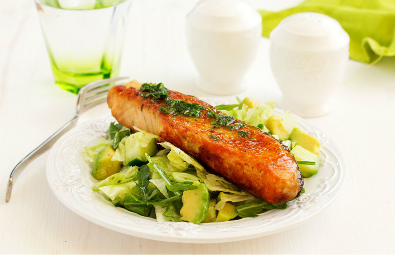 Grilled Salmon and Avocado Salad
