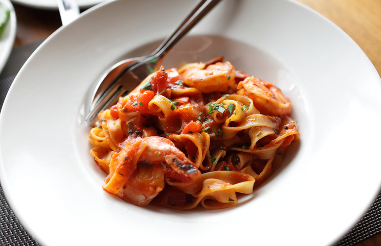 Shrimp Pasta with Spicy Tomato Sauce 