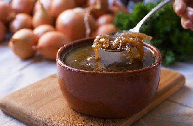 Burnt Onions French Onion Soup Recipe French Onion Soup Recipe 12 frenchonionsoup IstockaThinkstock