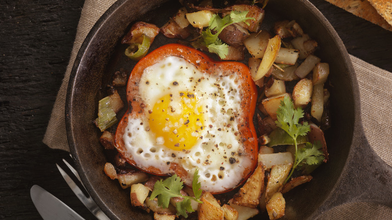 Egg in a pepper rind