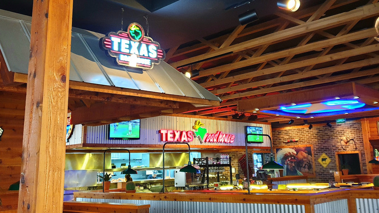 Interior of Texas Roadhouse location