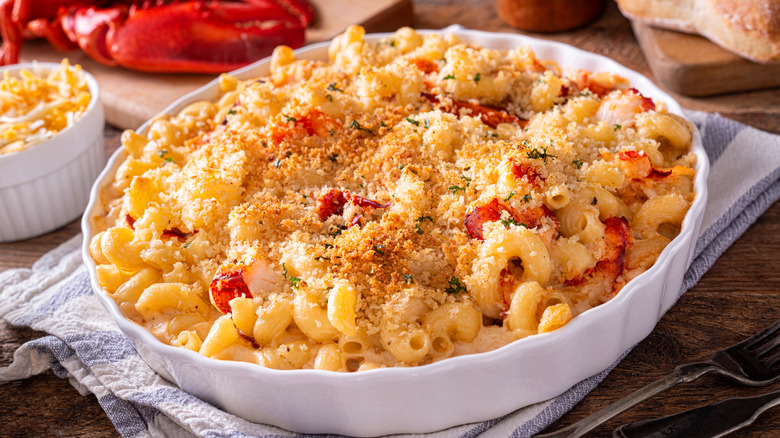 Macaroni and cheese with breadcrumbs