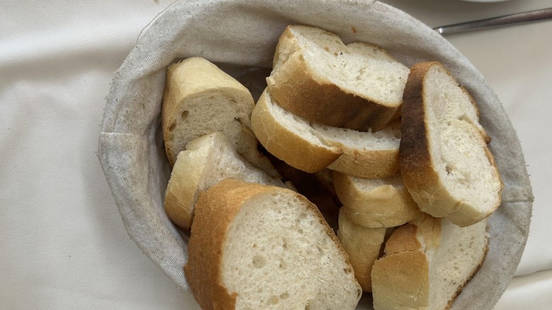 Bread basket with garlic bread