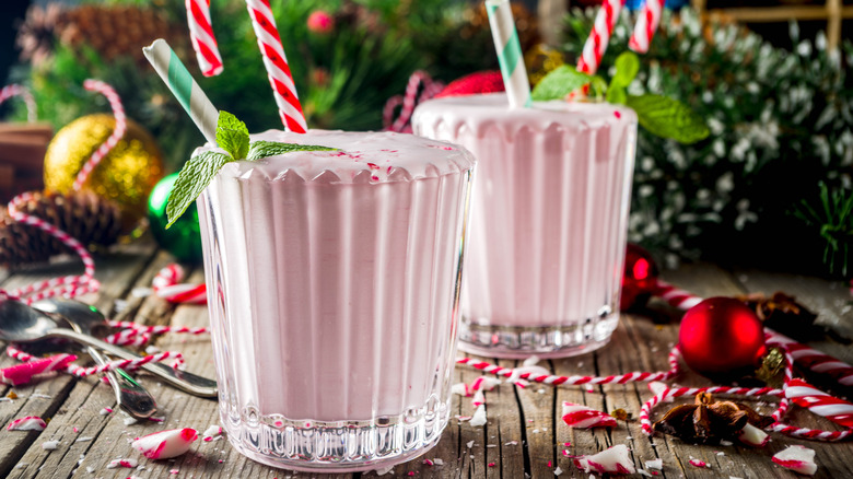 Two glasses of peppermint milk