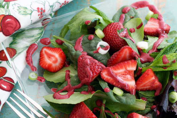 19. Strawberry-Spinach Salad with Berry Dressing