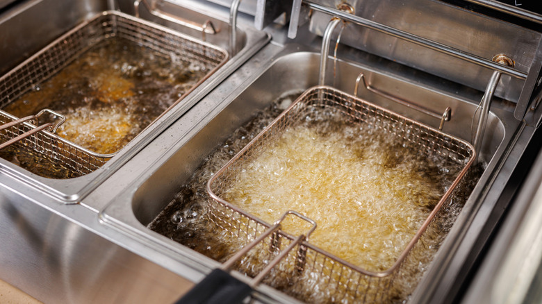 different foods in deep fryers