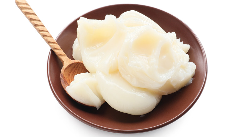 Tallow in a brown bowl
