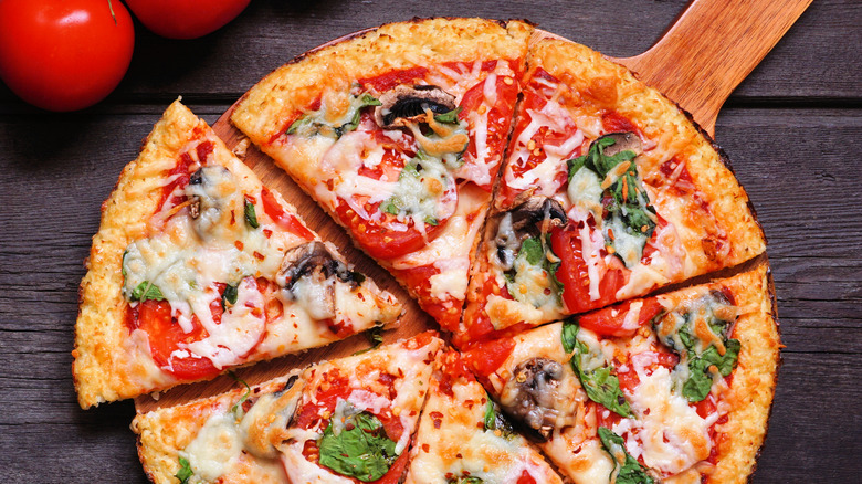 cauliflower crust pizza with vegetables