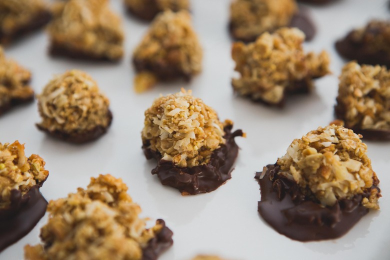 Healthy Grains Oats & Honey Macaroons