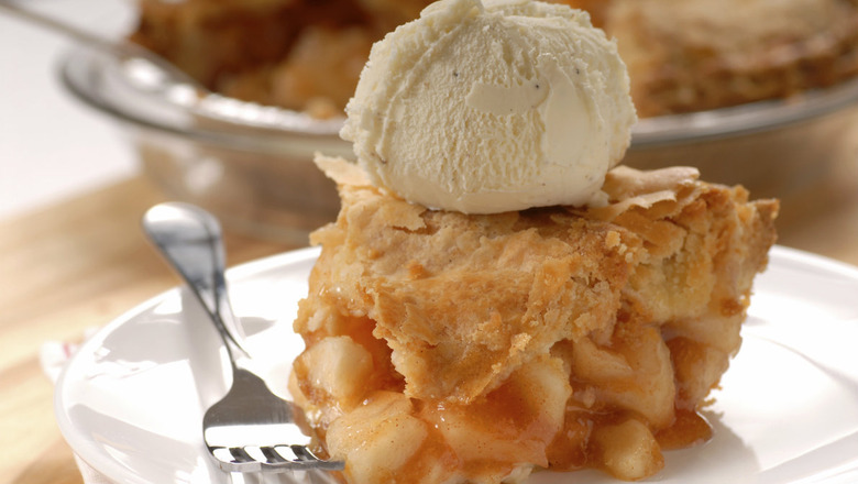 Skinny Apple Pie a la Mode