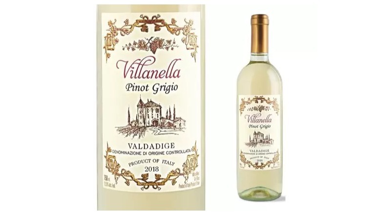 Bottle of Villanella Pinot Grigio