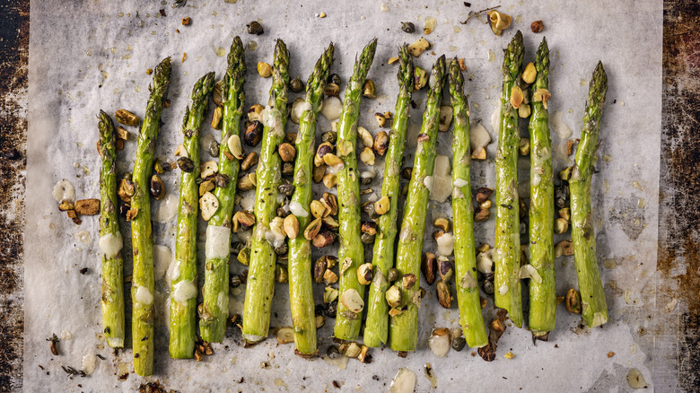 roasted asparagus with nuts