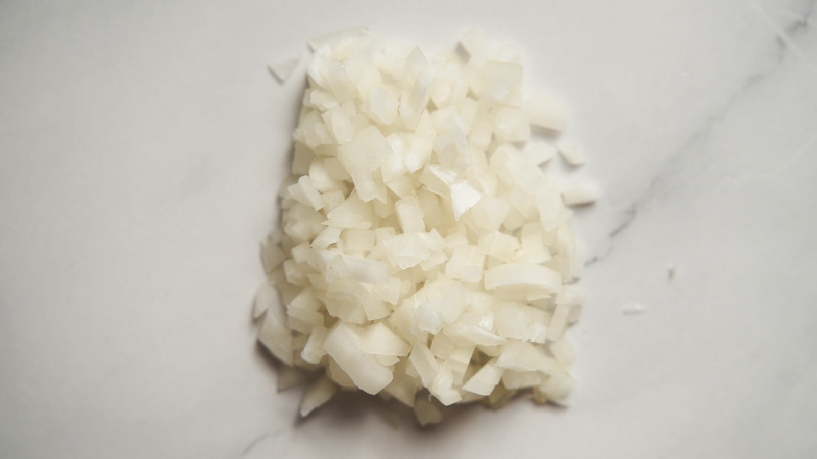 Here's How To Get Those Tasty Little Minced Onions From McDonald's At Home