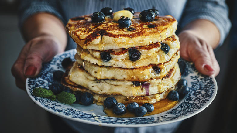 pancakes with blueberries and syrup