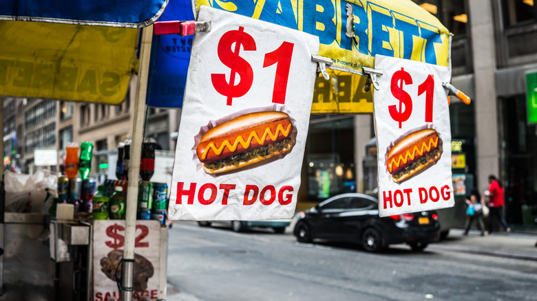 Sign for $1 Sabrett hot dog