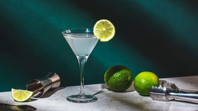 Gin gimlet in a martini glass with lime