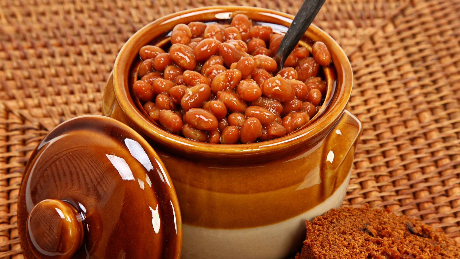 Here's What Makes Boston Baked Beans Stand Out From The Rest - Vimarsana News