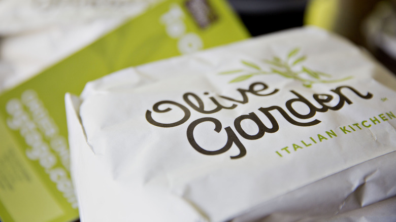Olive Garden to-go bag