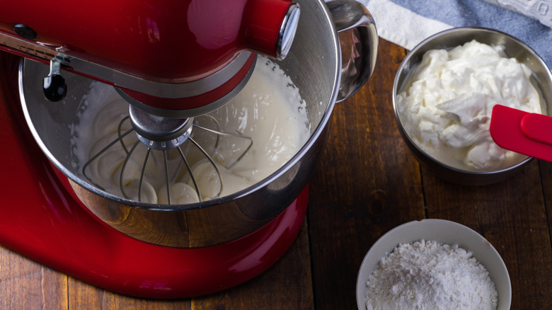 Stand mixer with meringue and flour