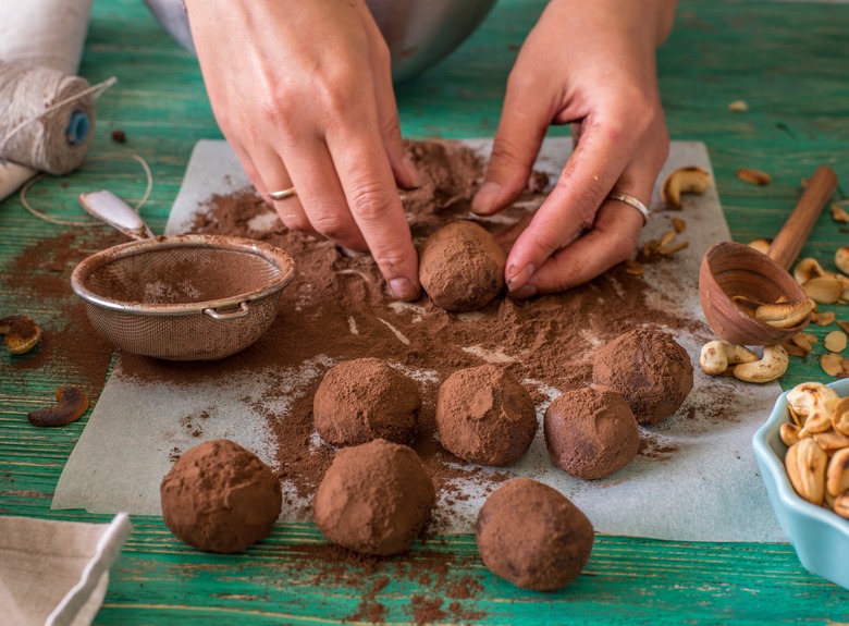 Homemade Chocolate Truffles in 3 Easy Steps