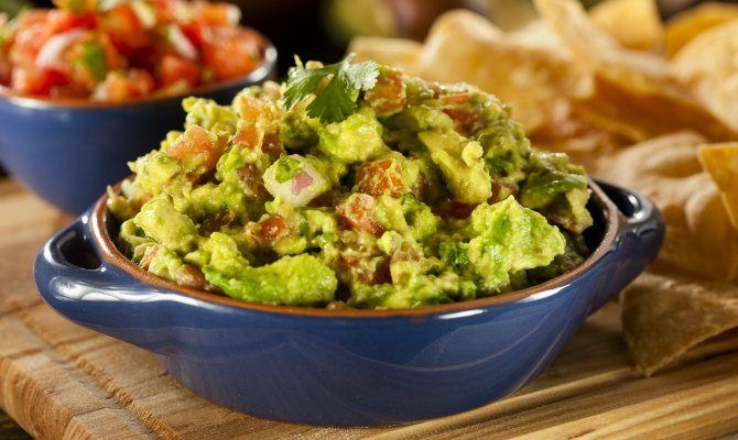 Homemade Guacamole in 4 Simple Steps