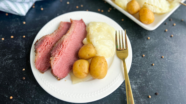 corned beef cabbage and potatoes