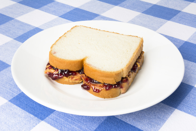 How to make peanut butter and jelly