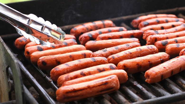 How Long Does It Take To Grill Hot Dogs?