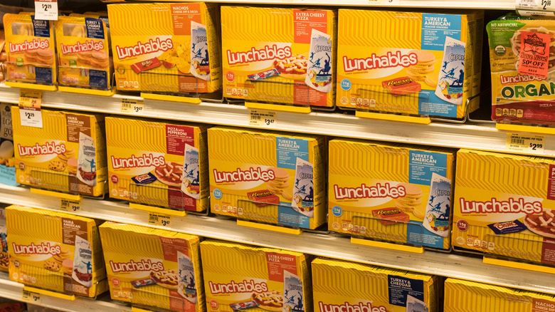 lunchables at grocery store