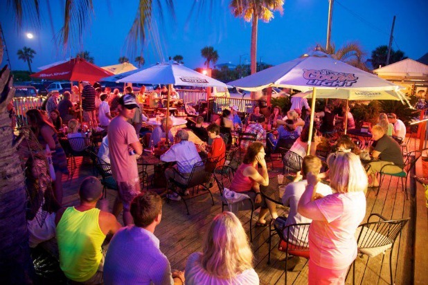 Afternoon Cocktail at North Beach Bar & Grill