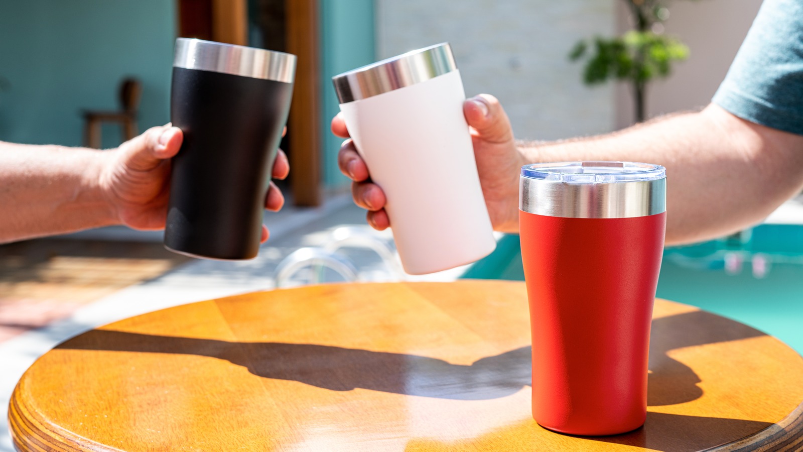 How to Clean a Travel Mug and Get Rid of That Stink – The Daily Meal
