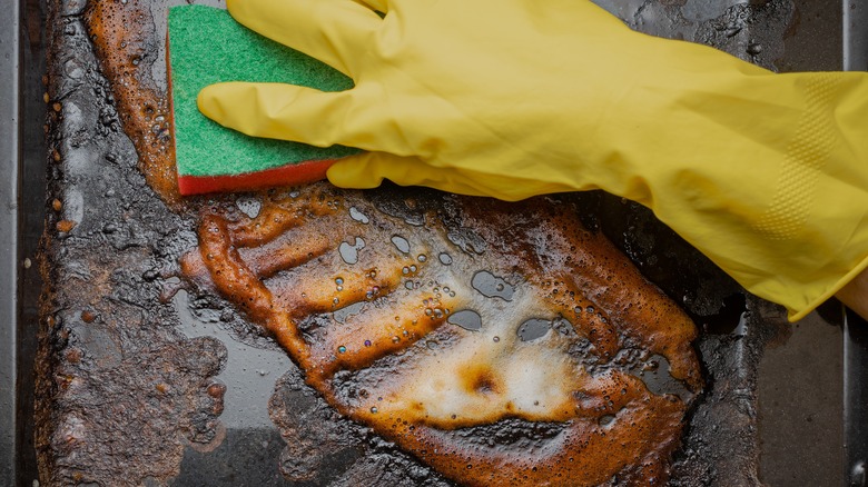 Cleaning dirty baking sheet