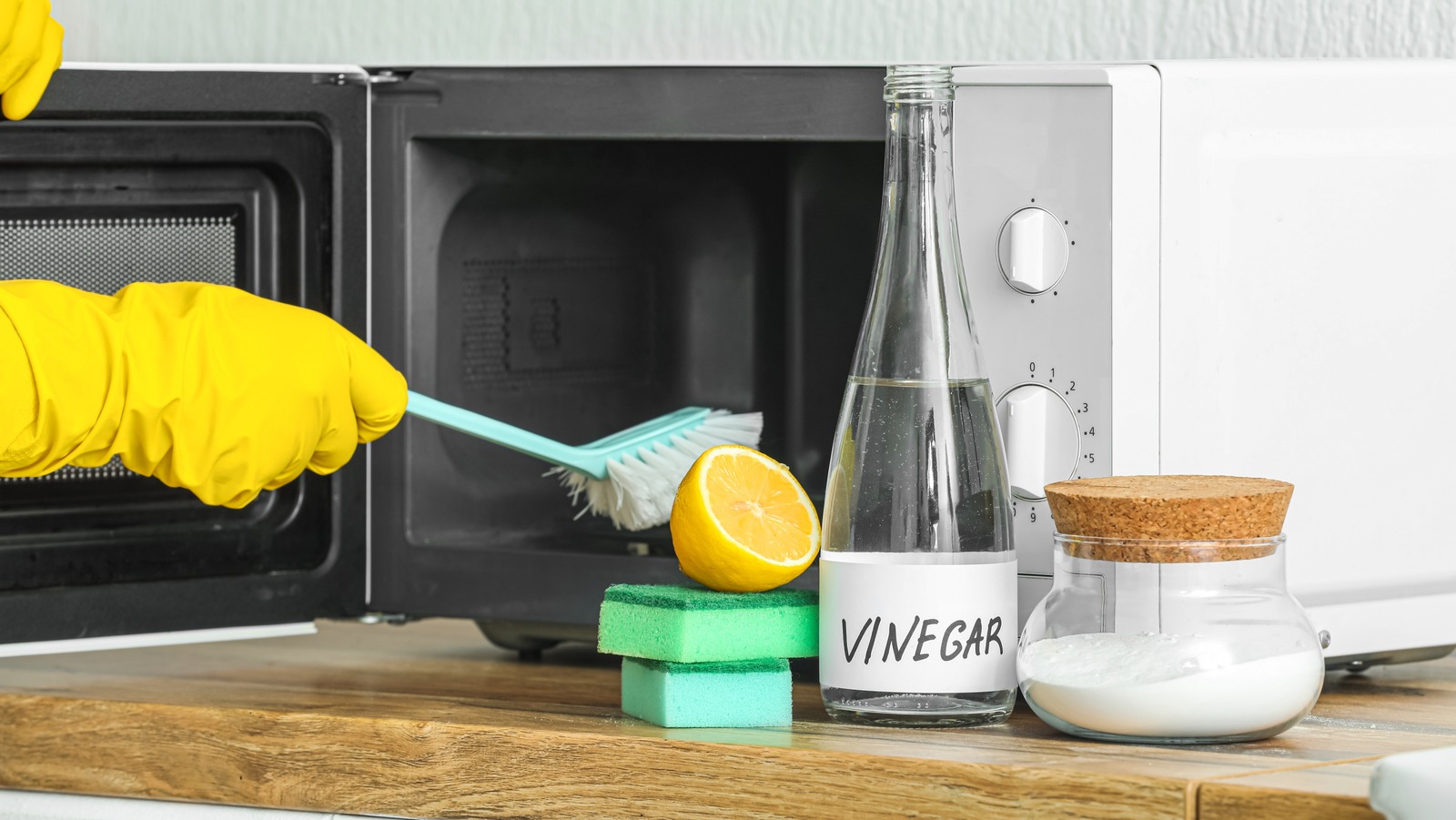 https://www.thedailymeal.com/img/gallery/how-to-clean-your-microwave-with-vinegar-and-citrus-fruits/l-intro-1690401758.jpg
