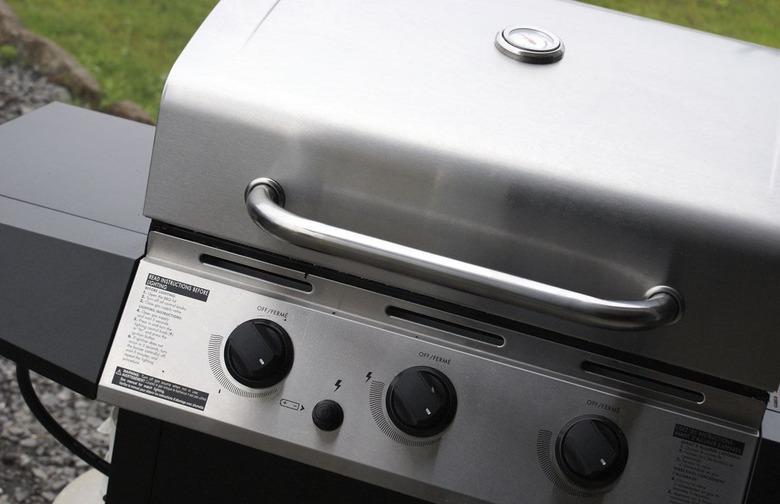 How to Clean Your Outdoor Grill in 8 Simple Steps