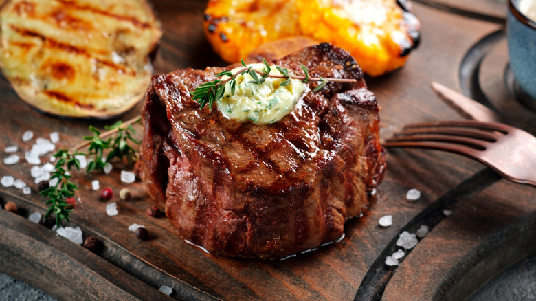 Filet mignon with butter