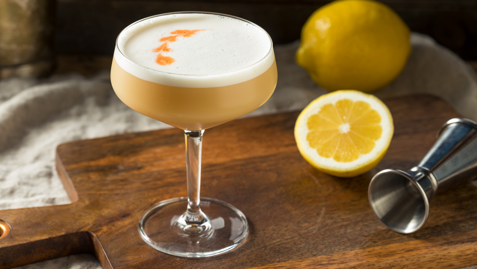 How To Get The Perfect Egg Foam For A Classic Frothy Cocktail