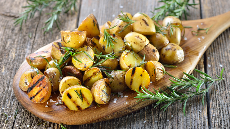 grilled new potatoes with herbs
