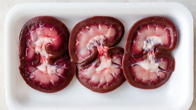 lamb kidneys in a dish