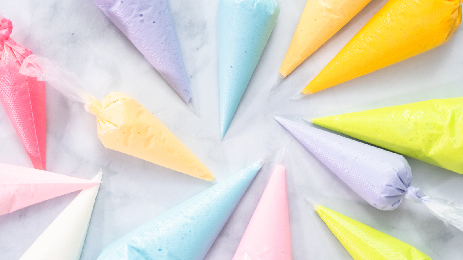 Synth Icing Corn Syrup Is Your Key To Shiny Royal Icing