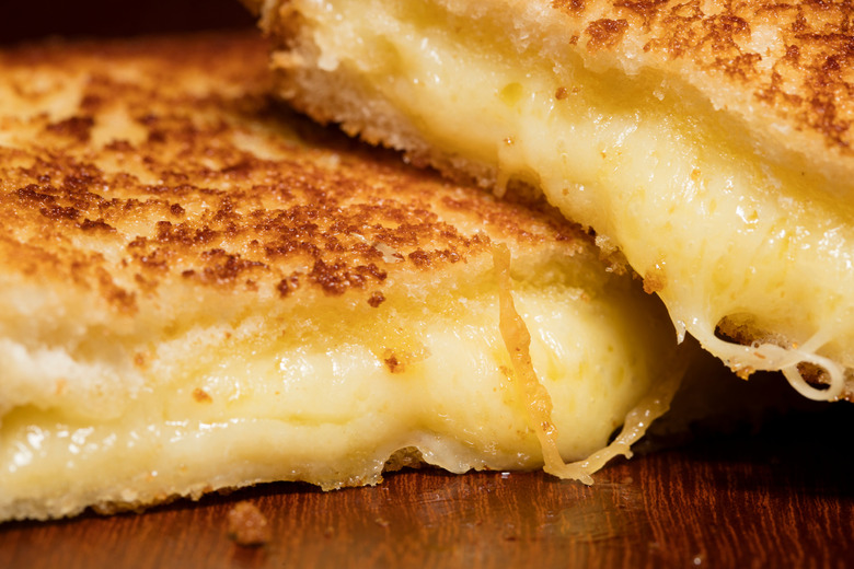 How to Make the Best Grilled Cheese