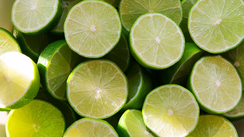Sliced limes